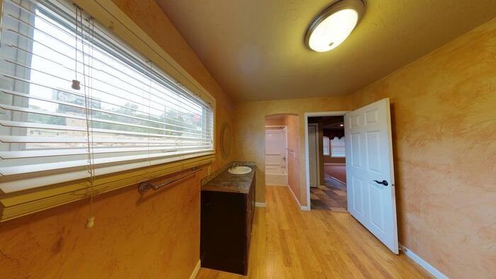 811 6th Ave Nw - Photo 5 of 13