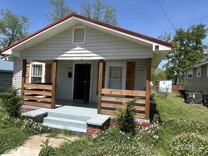 Garrison Ave Sw - Photo 2 of 22