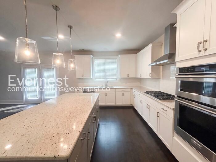 309 Caledonia Ct - Photo 3 of 31