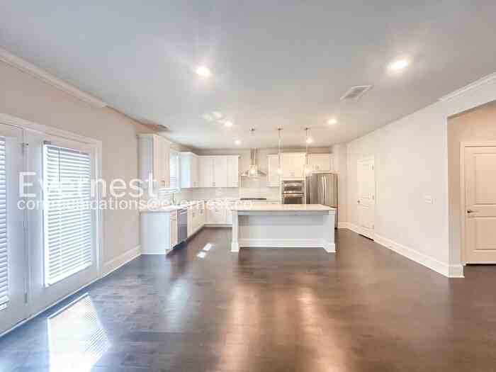 309 Caledonia Ct - Photo 4 of 31