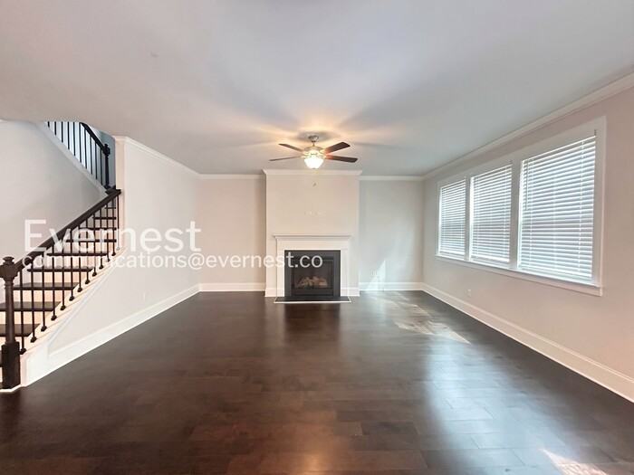 309 Caledonia Ct - Photo 5 of 31