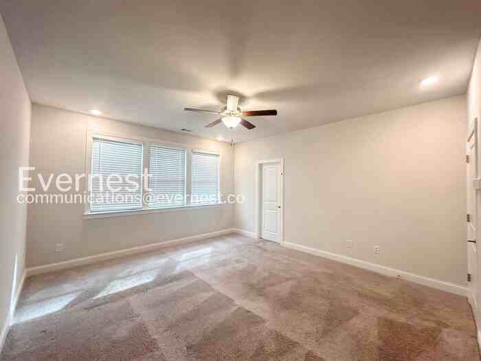 309 Caledonia Ct - Photo 7 of 31