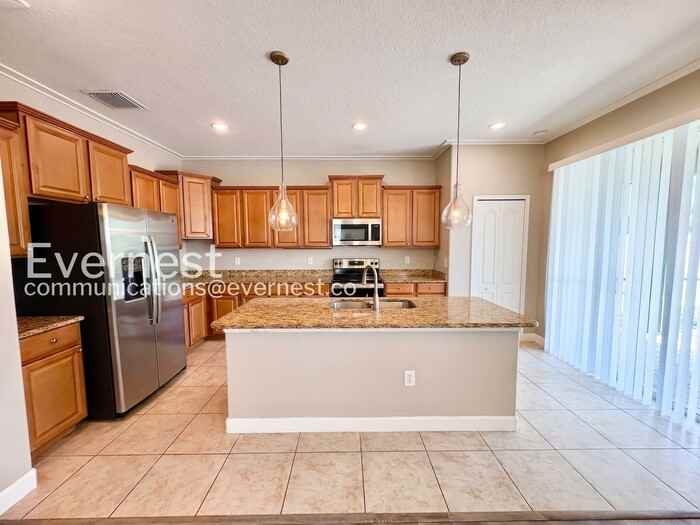 11211 Flora Springs Dr - Photo 3 of 31