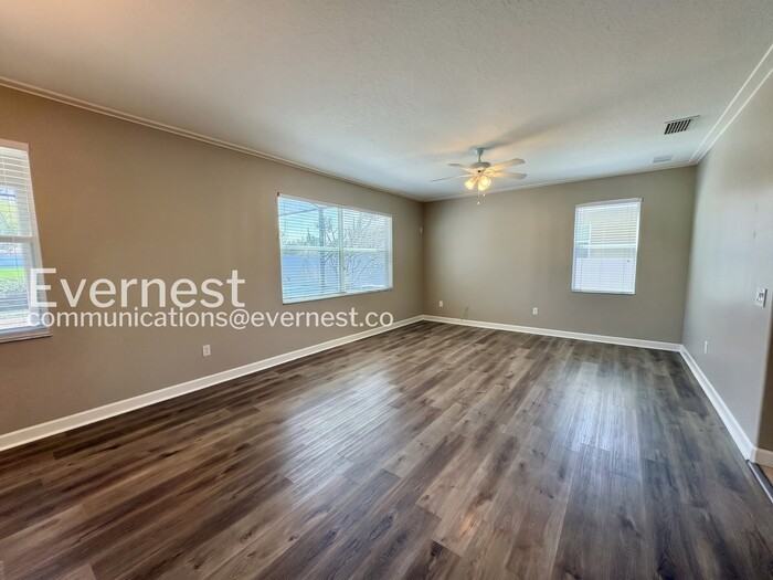 11211 Flora Springs Dr - Photo 6 of 31