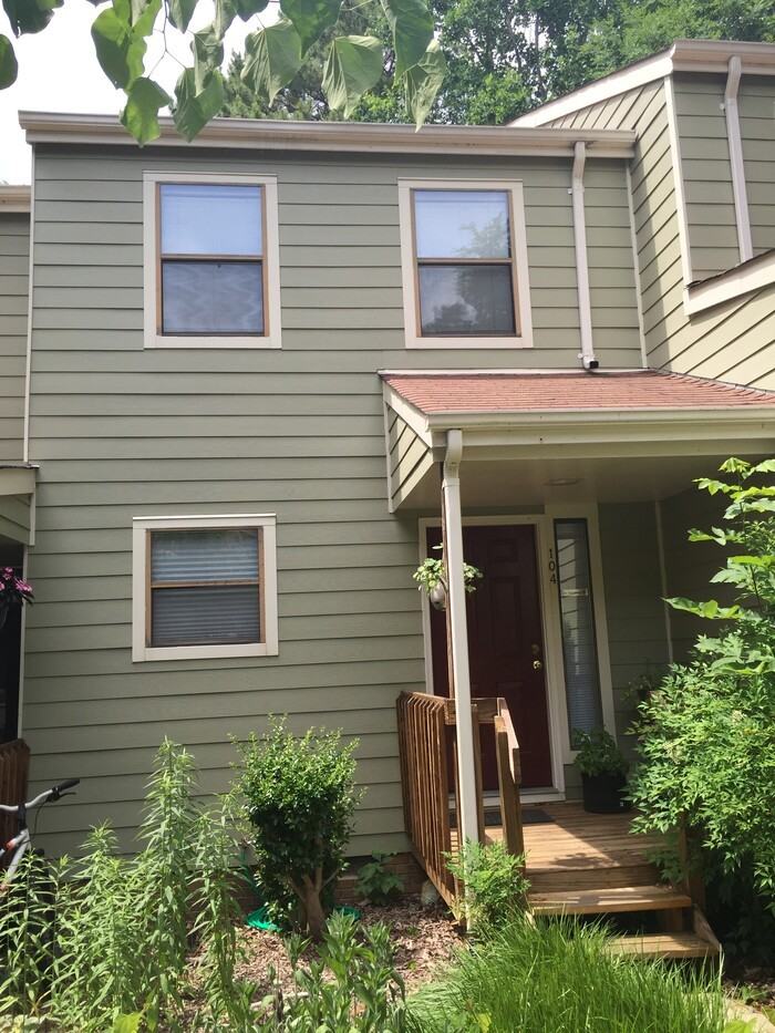 104 Cedarwood Ln - Photo 2 of 18