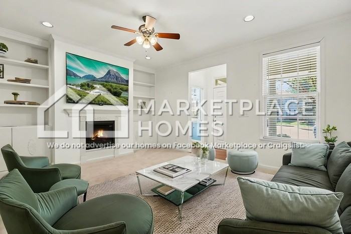 3013 Freeport Dr - Photo 4 of 27