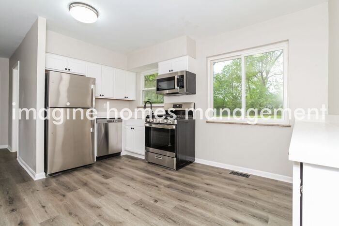 563 Greenwell Ave - Photo 6 of 16