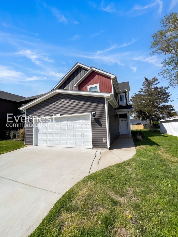 215 King Rd - Photo 2 of 28