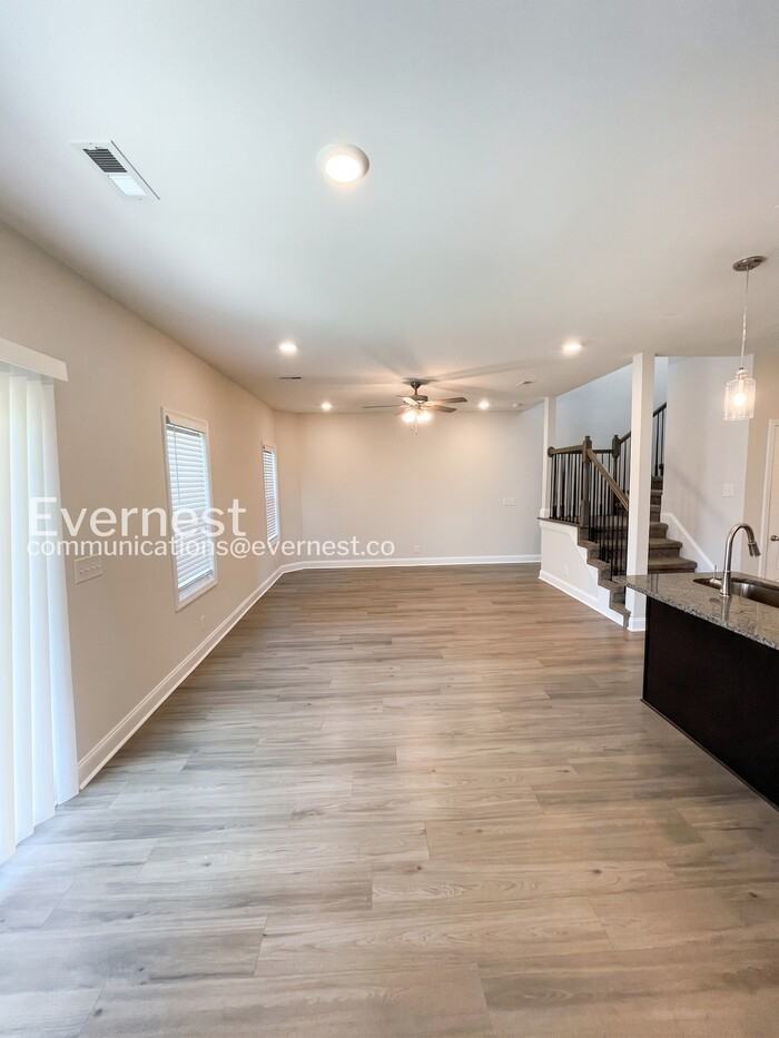 215 King Rd - Photo 5 of 28