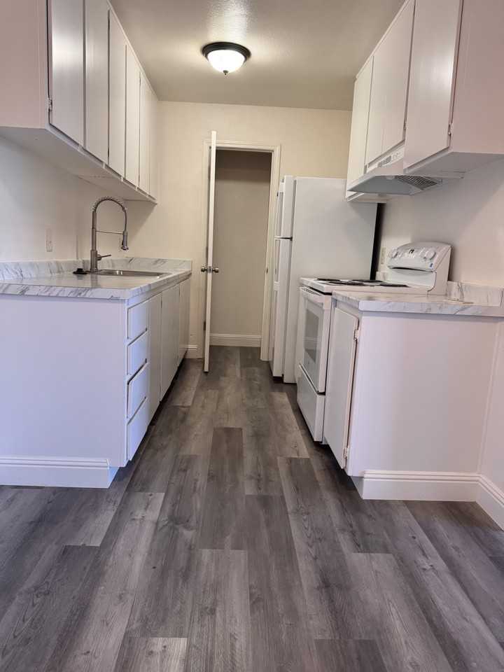 2910 N Tracy Blvd #44 - Photo 2 of 9