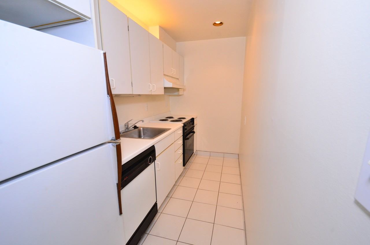 345 Denniston St #12 - Photo 5 of 7