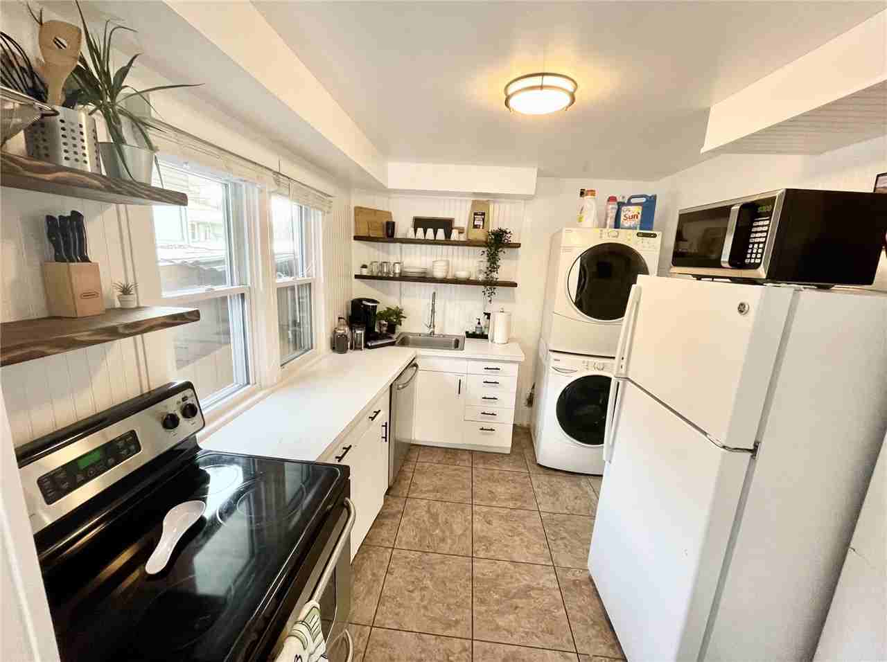 922 E Elm Ave - Photo 3 of 11