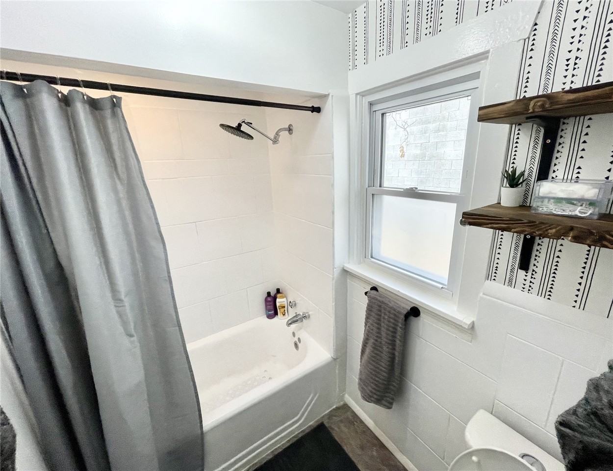 922 E Elm Ave - Photo 6 of 11