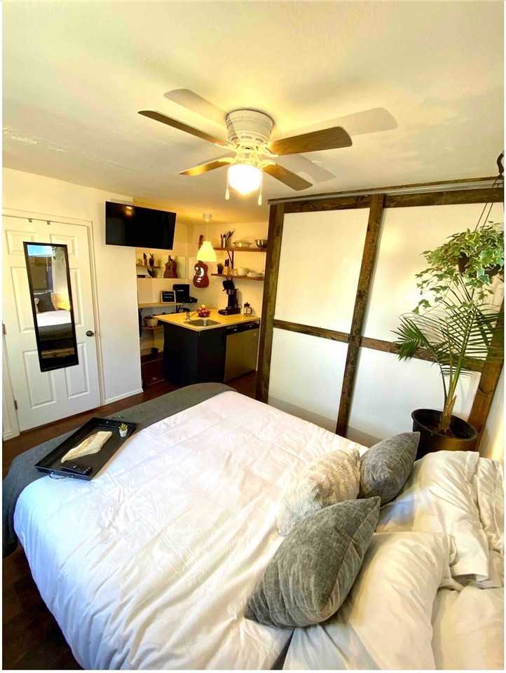 922 E Elm Ave - Photo 7 of 11