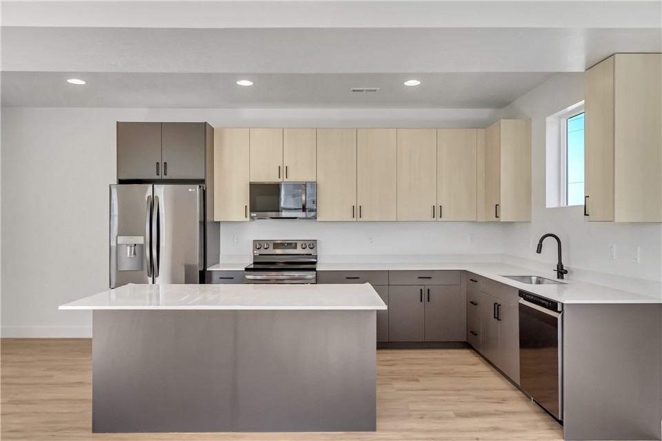 5913 Wasatch Dr - Photo 7 of 17