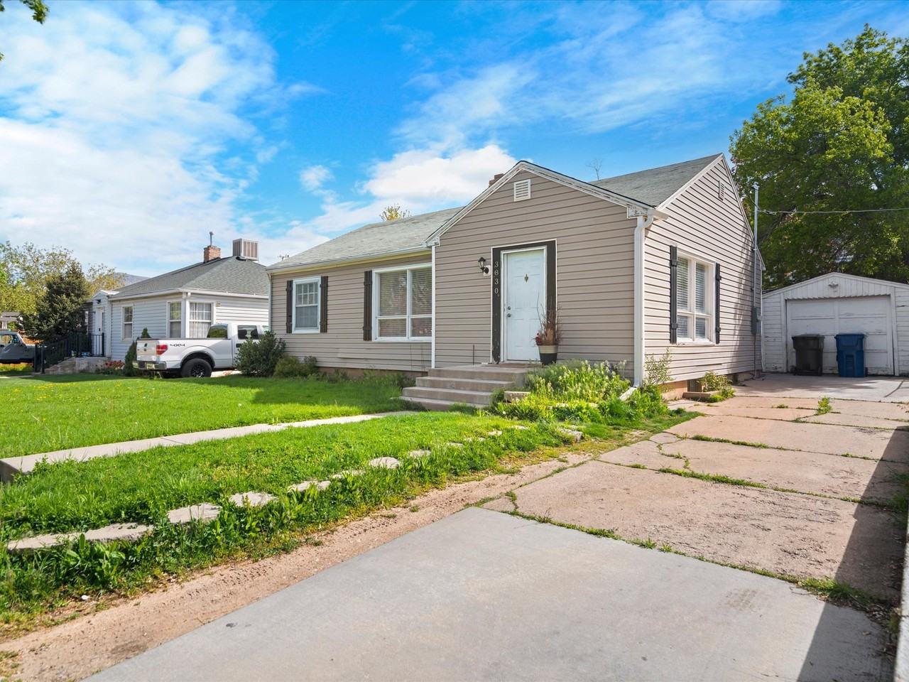 3830 Raymond Ave - Photo 3 of 26