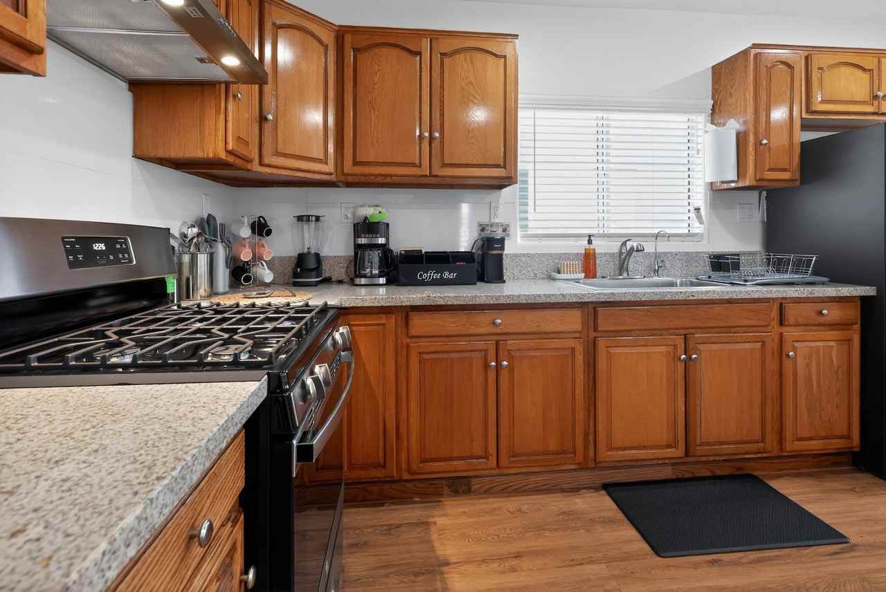 917 West 62nd Place - Photo 7 of 32