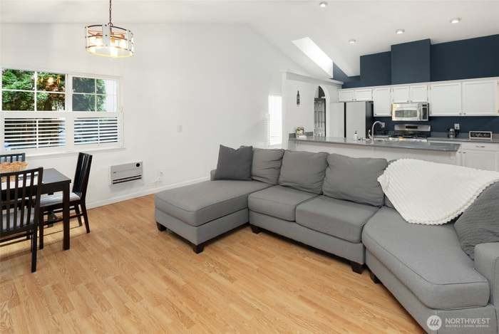 8215 1st Street Southeast - Photo 4 of 15