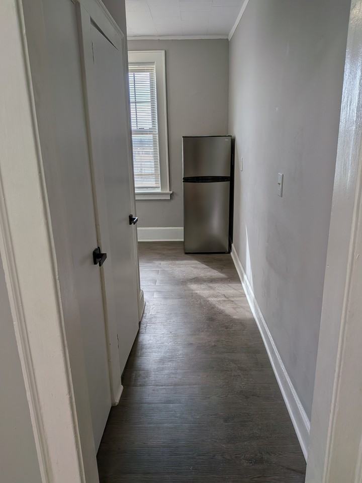 382 Bloomfield Ave - Photo 6 of 8