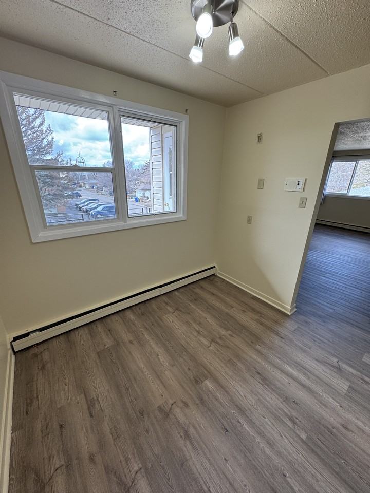 33 Shaw St - Photo 7 of 17