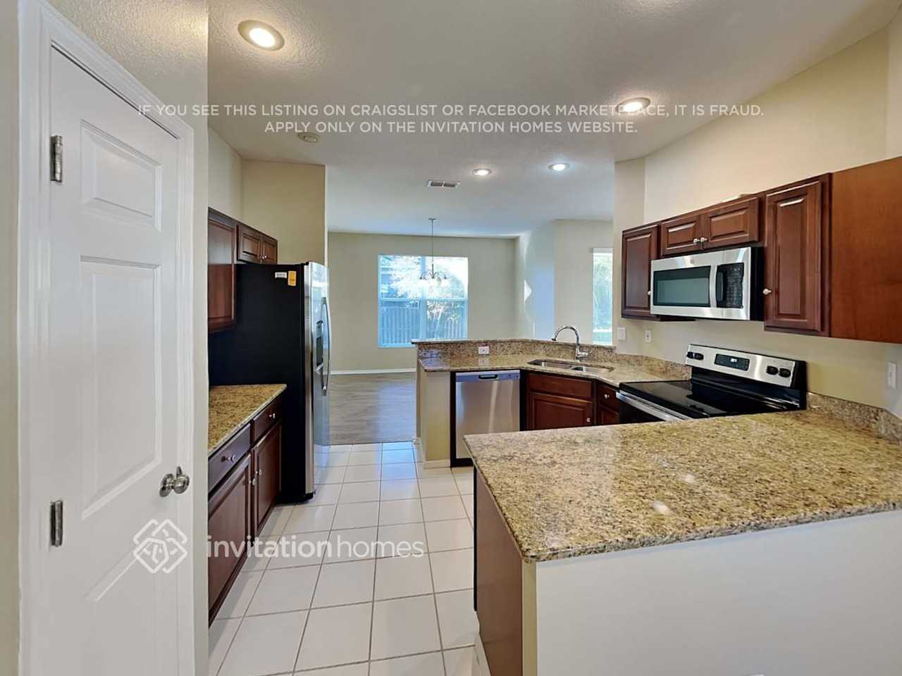 135 41st Cir E - Photo 5 of 12