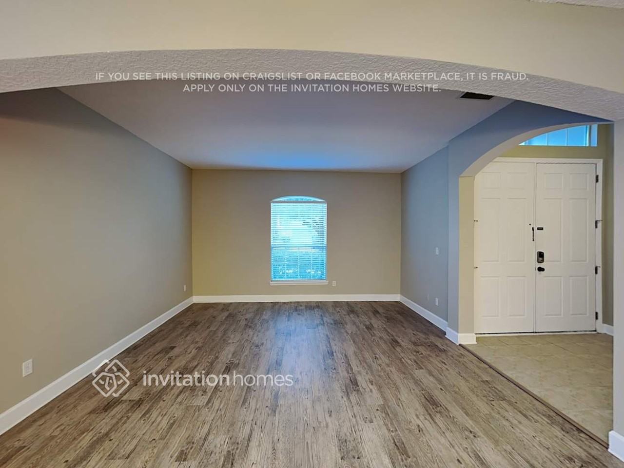 14663 Silver Glen Dr E - Photo 3 of 20