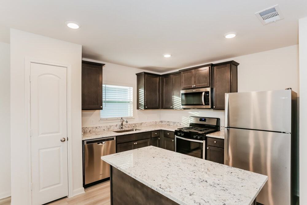 1456 Palamedes Dr - Photo 6 of 16