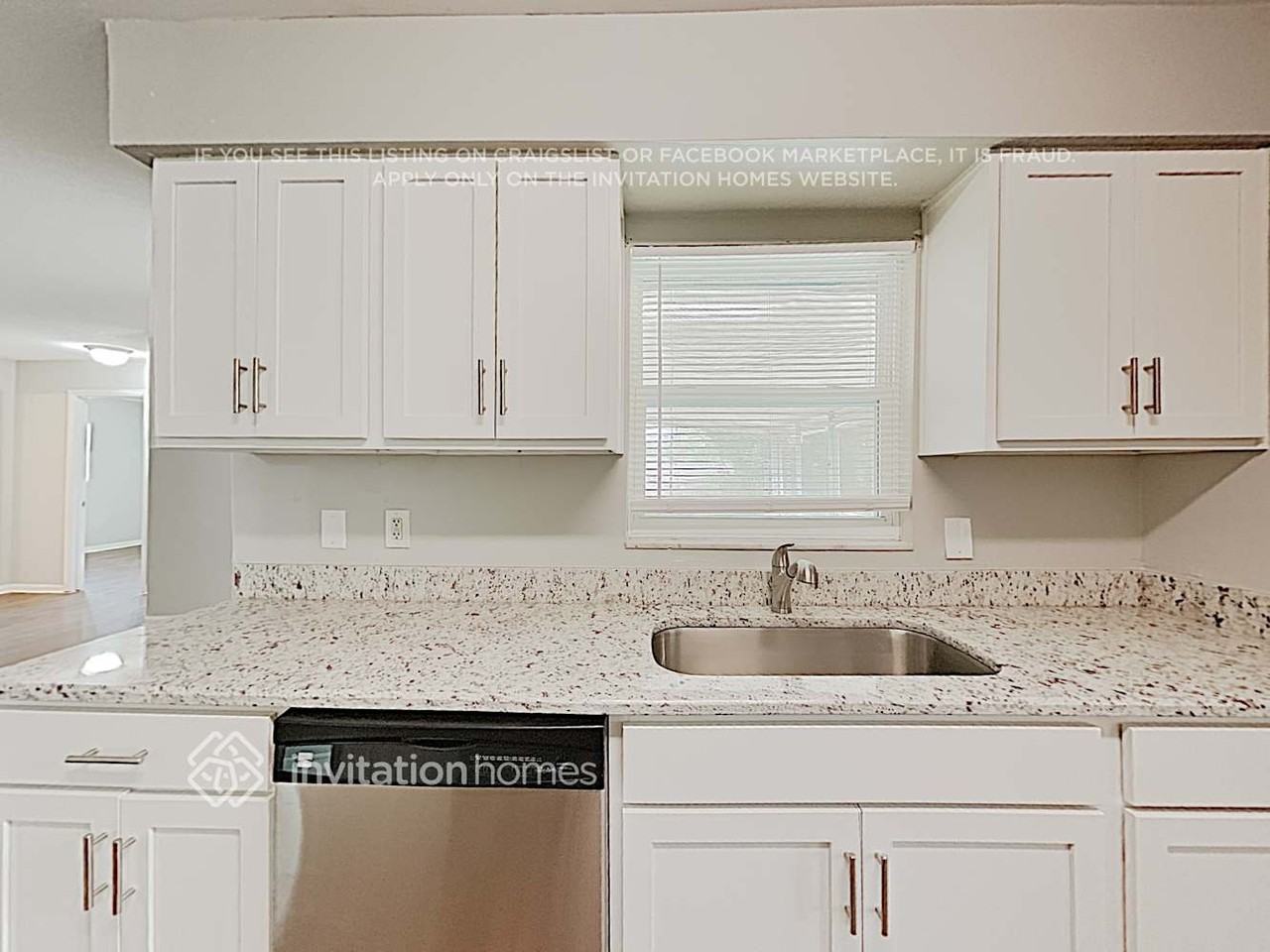 900 Vincent Dr - Photo 4 of 17