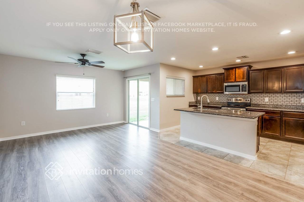 5042 Chipotle Ln - Photo 3 of 15