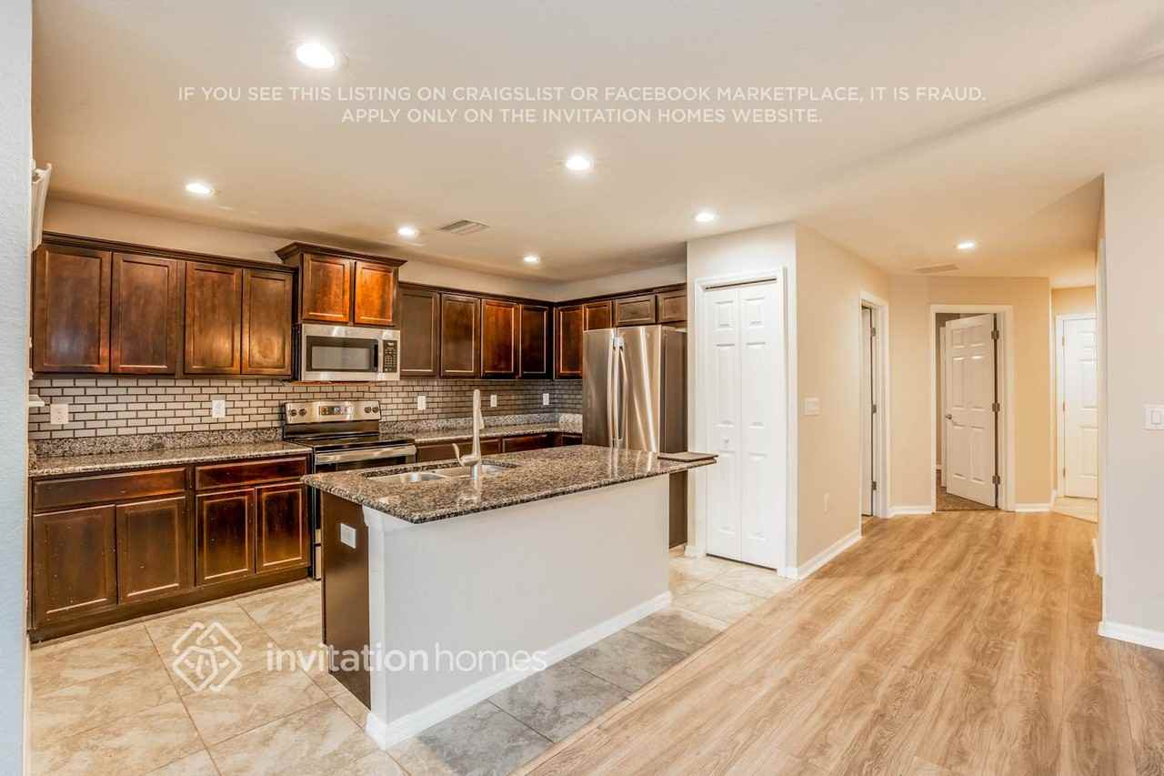 5042 Chipotle Ln - Photo 4 of 15