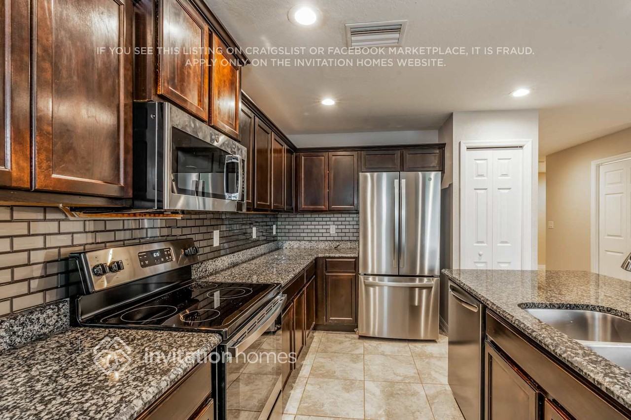 5042 Chipotle Ln - Photo 5 of 15