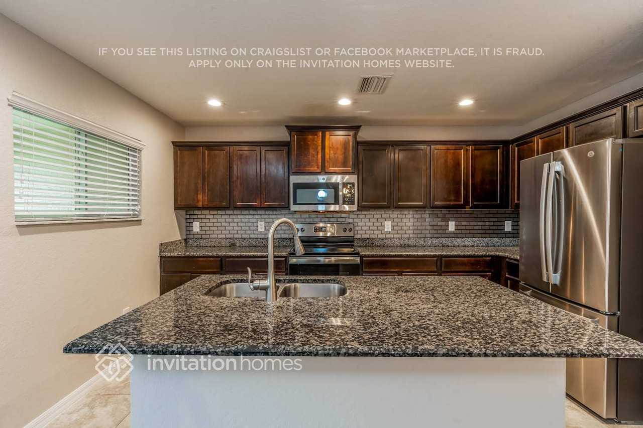 5042 Chipotle Ln - Photo 6 of 15