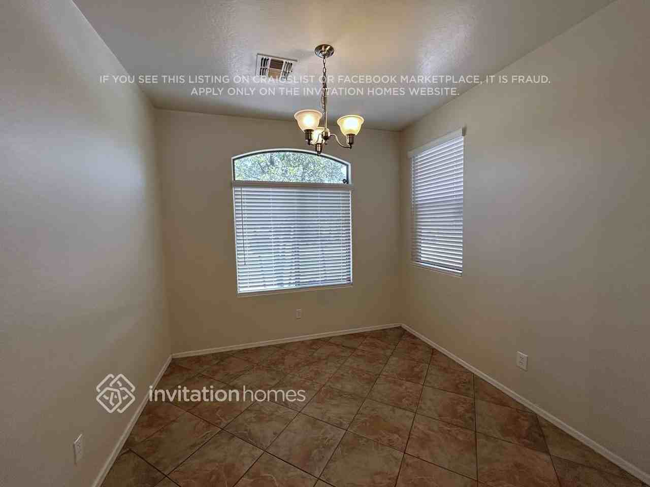 10235 W Hilton Ave - Photo 6 of 18