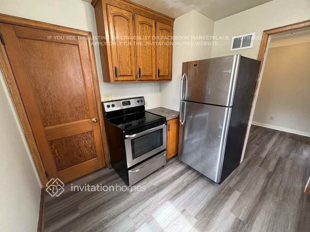 4524 Zenith Ave N - Photo 5 of 23