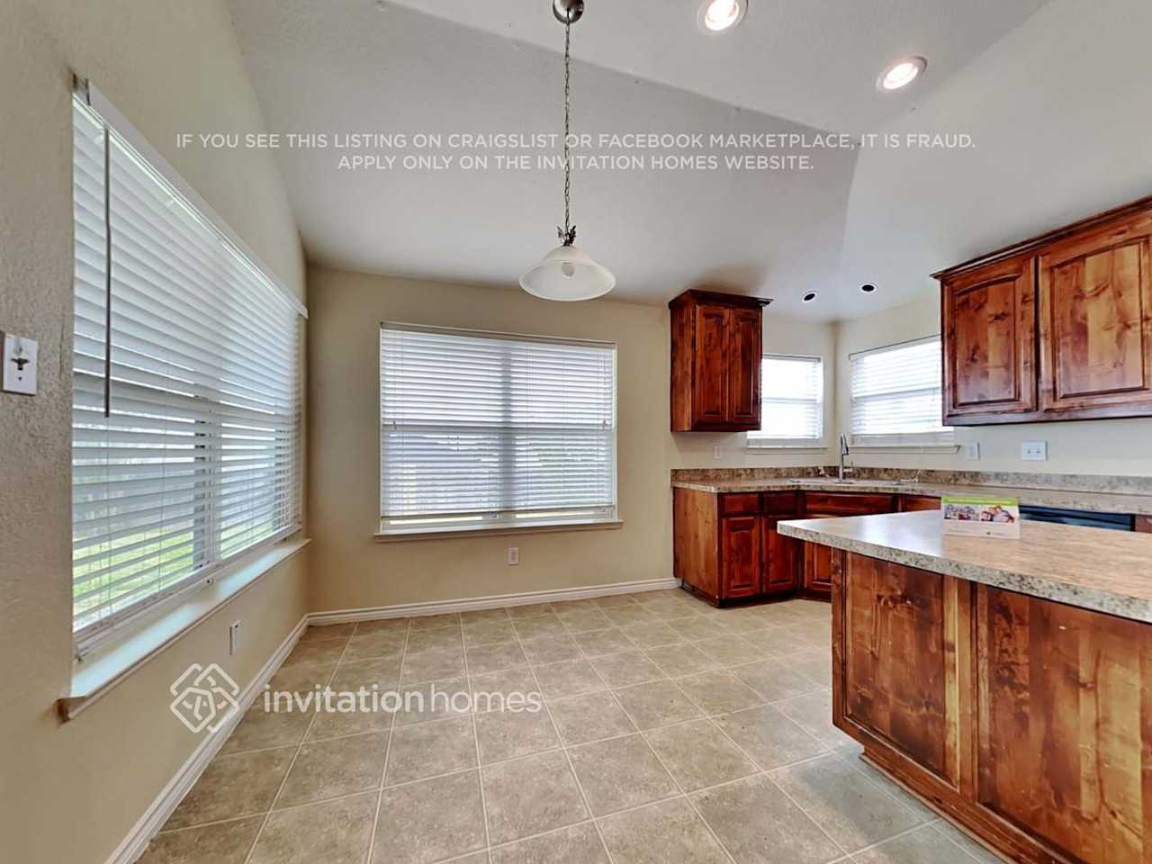 9324 Nathan Ct - Photo 5 of 18