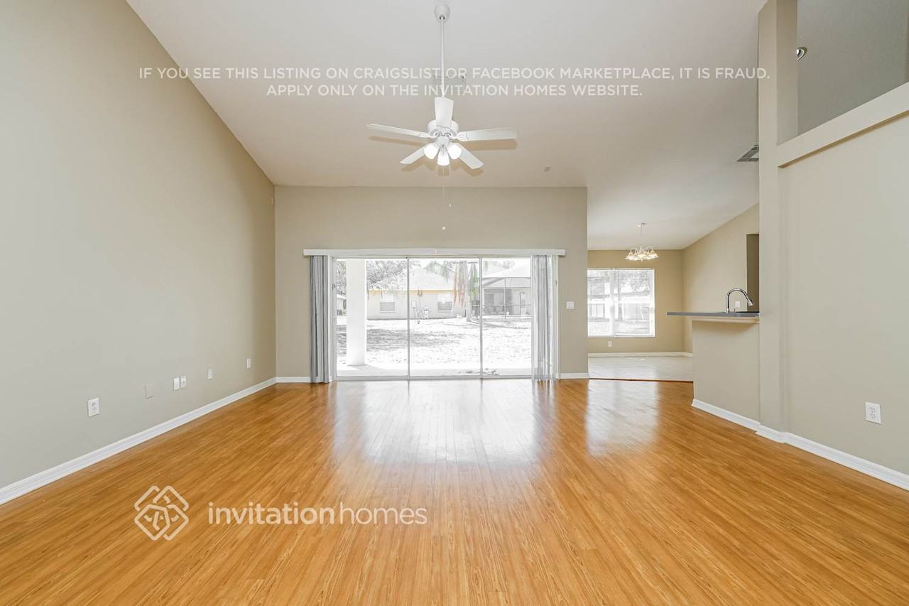 12417 Windmill Cove Dr - Photo 3 of 17