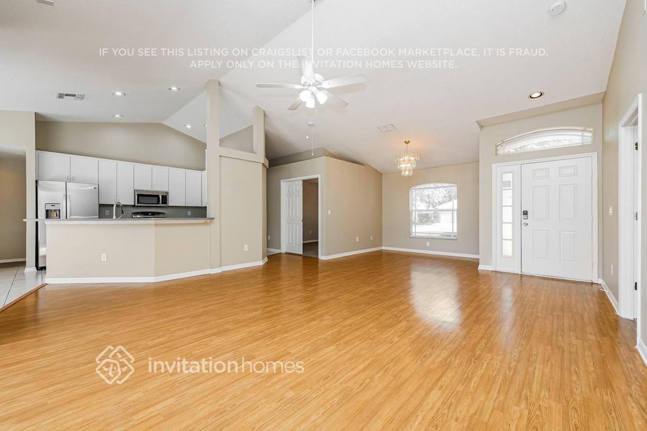 12417 Windmill Cove Dr - Photo 4 of 17