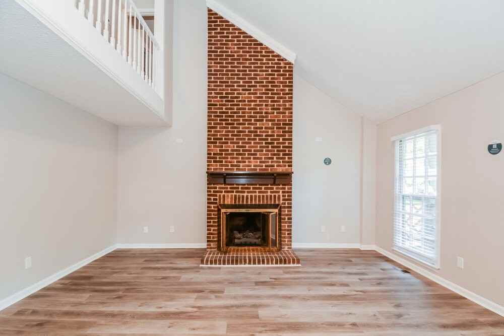 1625 Netherfield Ln - Photo 5 of 17