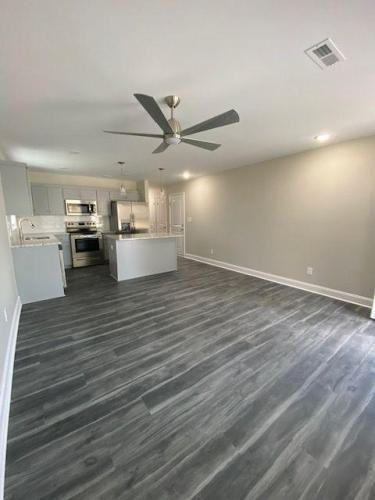 1904 Sunnybrook Rd - Photo 2 of 7