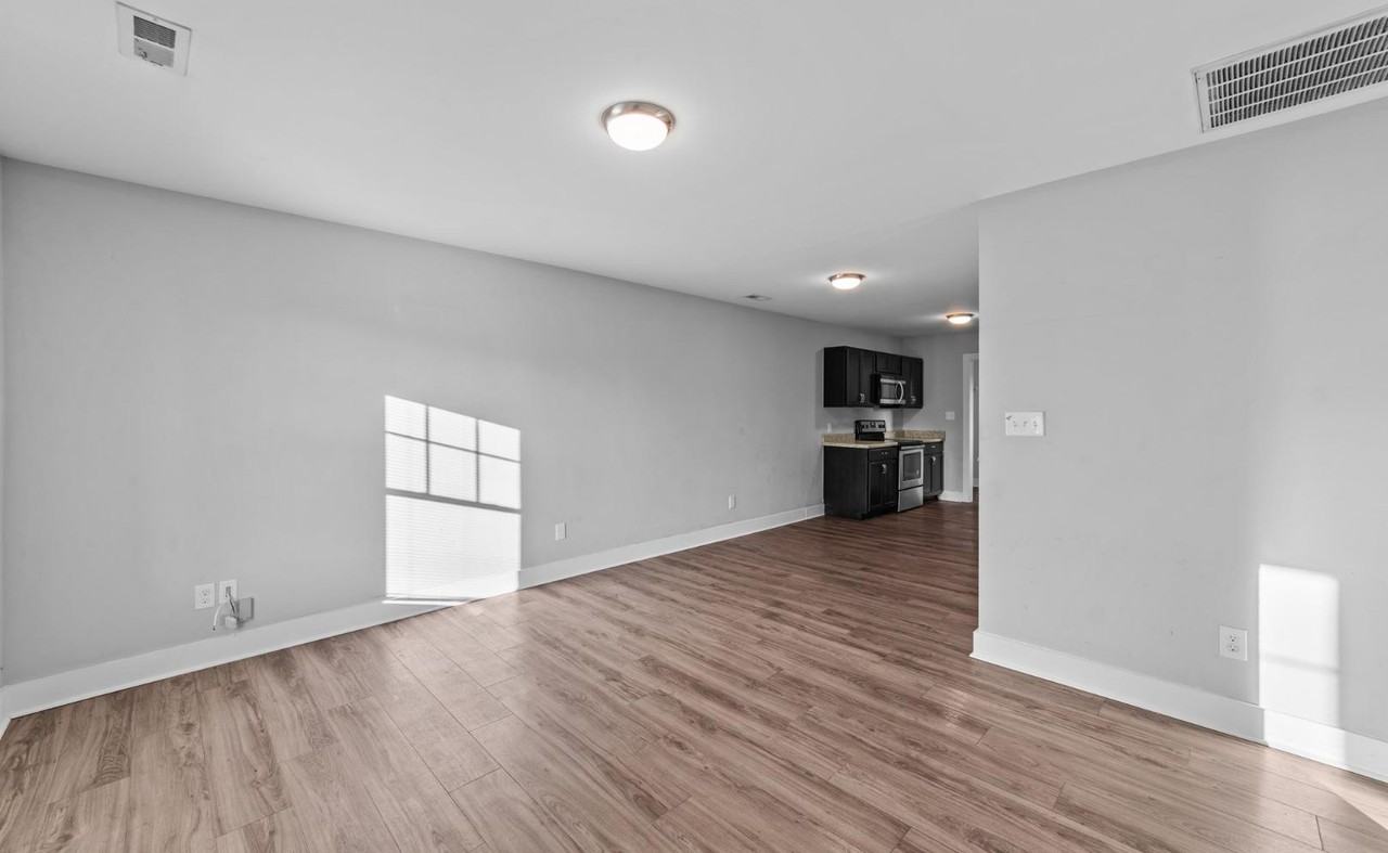 380 Thad Little Road - Photo 4 of 10