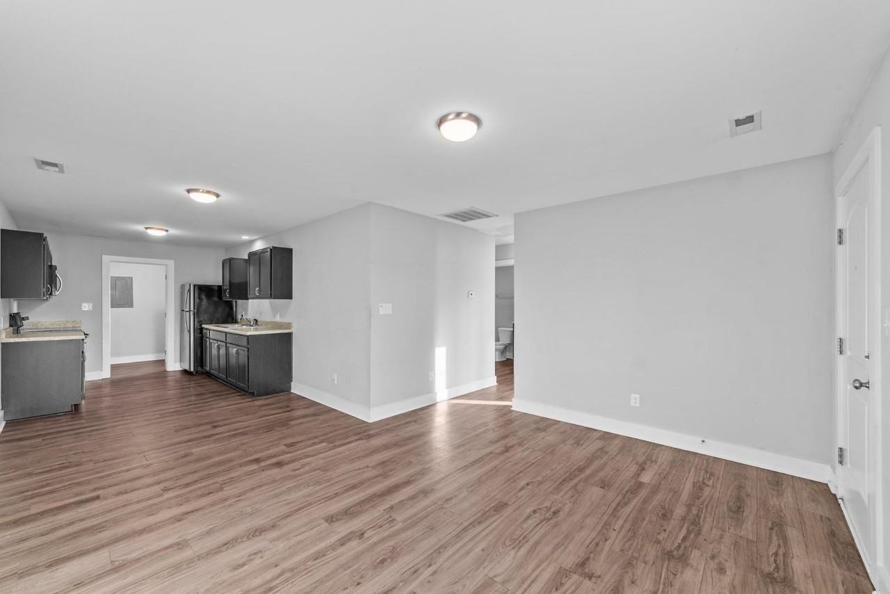 380 Thad Little Road - Photo 5 of 10