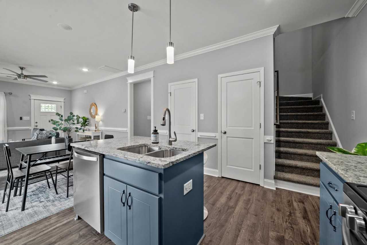 508 Watauga Ave - Photo 7 of 10