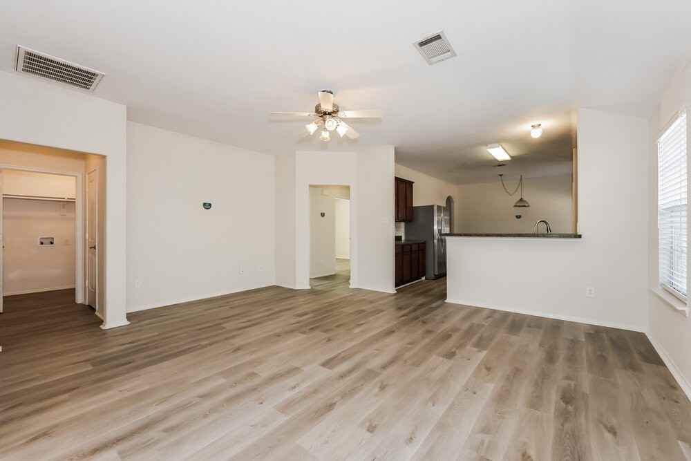 4031 Ridgetop Dr - Photo 4 of 16