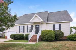 featured image of 204 Hunter Way