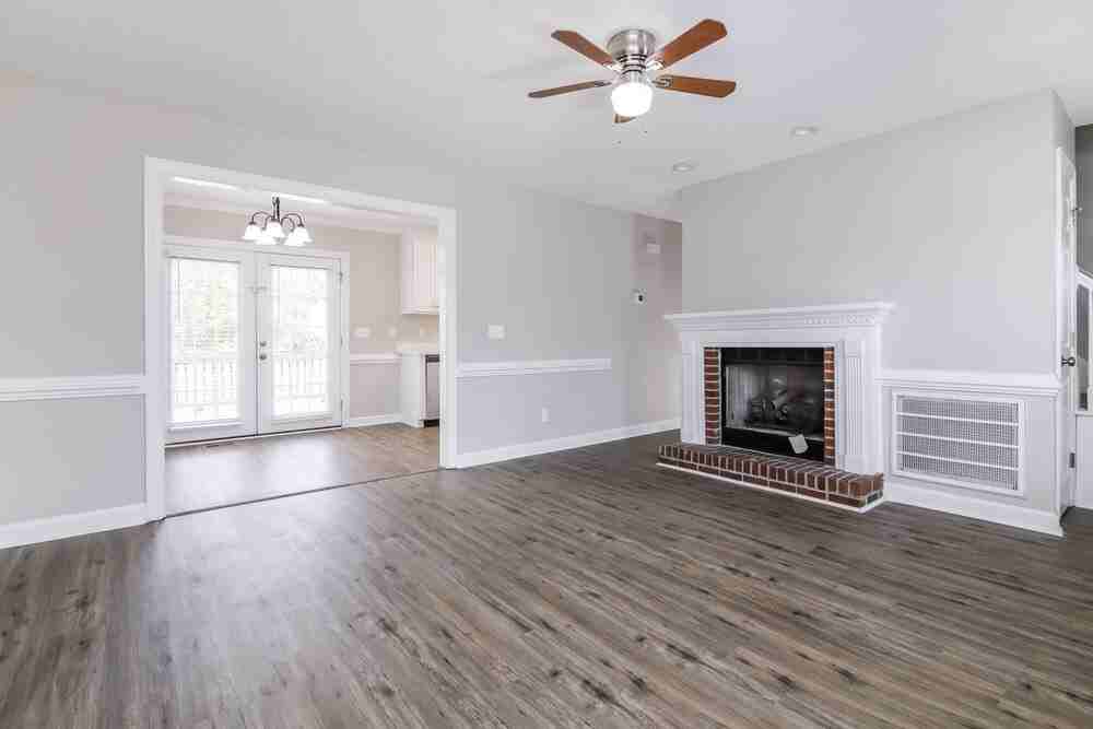 204 Hunter Way - Photo 4 of 17