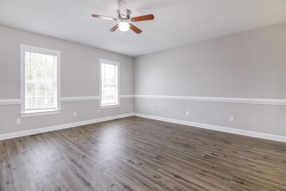 204 Hunter Way - Photo 5 of 17