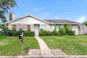 featured image of 3202 Palm Desert Ln