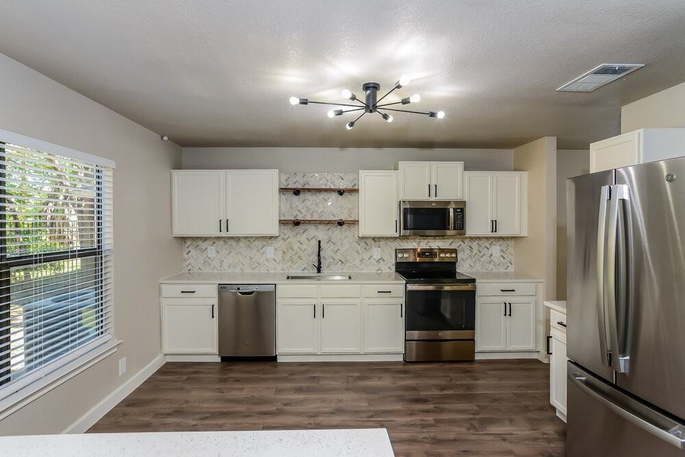 8106 Hoovers Bnd - Photo 7 of 17