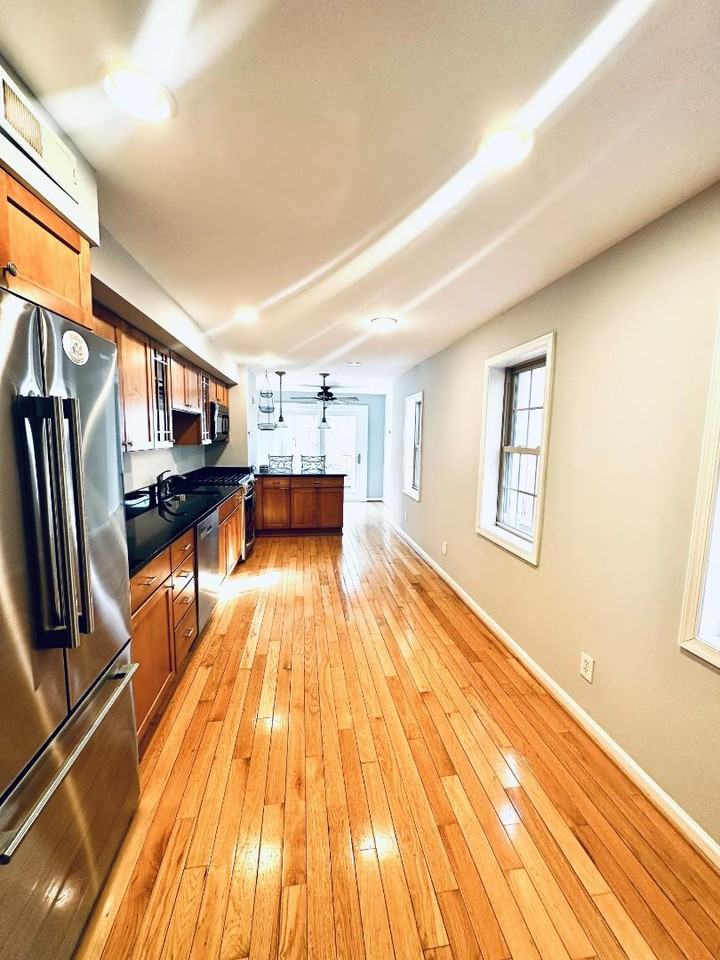 2517 Foster Ave - Photo 6 of 20