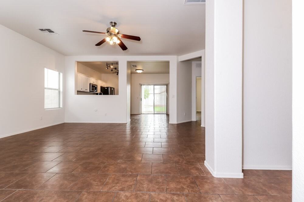 15316 W Cortez St - Photo 5 of 16